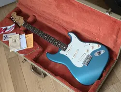 FENDER AMERICAN VINTAGE STRATOCASTER