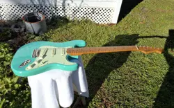STRATOCASTER WARMOTH