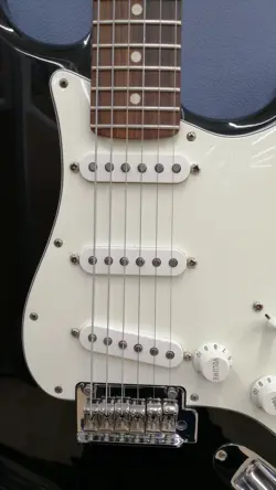 FENDER MEXICO STRATCASTER ELECTRIC GUITAR