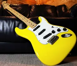 FENDER MADE IN JAPAN LIMITED INTERNATIONAL COLOR STRATOCASTER MONACO YELLOW NEW