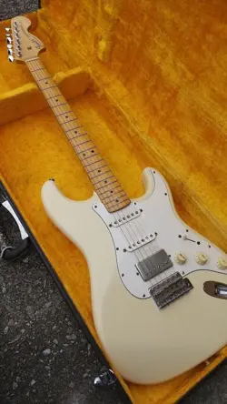 FENDER JAPAN STRATOCASTER ST68
