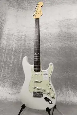 FENDER MADE IN JAPAN TRADITIONAL '60S STRATOCASTER ROSEWOOD OLYMPIC WHITE