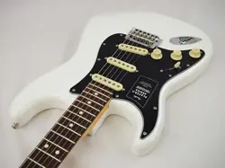 STRATOCASTER LEFT-HANDED POLAR