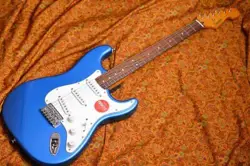 SQUIER BY FENDER CLASSIC VIBE 60S STRATOCASTER LAUREL FINGERBOARD / LAKE PLACID