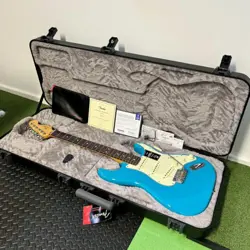 FENDER AMERICAN PROFESSIONAL II STRATOCASTER, ROSEWOOD FINGERBOARD- MIAMI BLUE