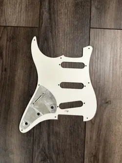 USED PICKGUARD