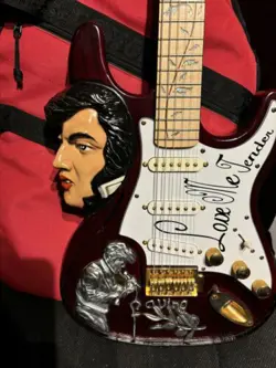 ELVIS TRIBUTE FENDER STRAT ELECTRIC GUITAR. GREAT CHRISTMAS GIFT