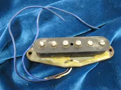 STAGGERED POLES POTTED