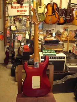 FENDER AMERICAN VINTAGE 62 STRATOCASTER (1997) USED ELECTRIC GUITAR