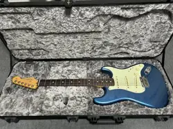 FENDER AMERICAN PROFESSIONAL STRATOCASTER / LAKE PLACID BLUE LIMITED COLOR / MAD