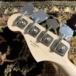 FENDER FSR COLLECTION  JAPAN TRADITIONAL 70S JAZZ BASS