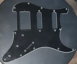 GENUINE FENDER STRATOCASTER 3-PLY PICKGUARD B/W/B - BLACK HUMBUCKER