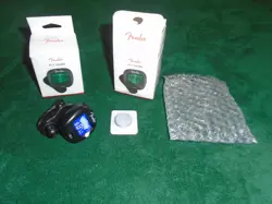2 CT. FENDER FT-1 TUNER PRO CLIP ON TUNER W/ BATTERIES FREE S/H TESTED WORKS.