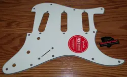 FENDER SQUIER STRATOCASTER PICKGUARD 60'S CLASSIC VIBE PARCHMENT GUITAR PARTS S