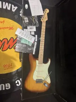 FENDER AMERICAN DELUXE STRATOCASTER ASH TOBACCO SUNBURST 2007