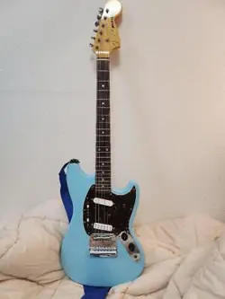 FENDER MUSTANG　SONIC