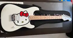 FENDER HELLO KITTY WHITE STRATOCASTER SQUIER