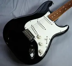 /PLAYER STRATCASTER PF