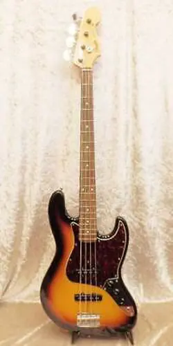 FENDER TRADITIONAL II JAZZ BASS NO.DG713