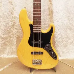 FENDER AMERICAN DELUXE JAZZ BASS ASH