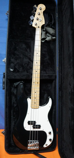 FENDER PRECISION BASS ELECTRIC GUITAR BLACK & WHITE MADE IN MEXICO W/ROAD RUNNER