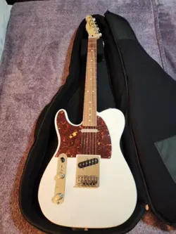 FENDER TELECASTER PLAYER LEFT-HANDED W/TURQUOISE PICK GUARD GIG BAG MINT!