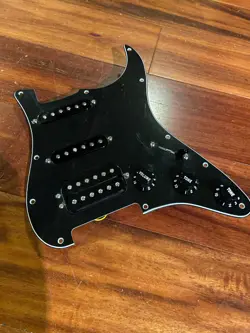 FENDER PLAYER STRAT STRATOCASTER ALNICO 2  HUMBUCKER ALNICO 5 PICKUP BLACK HSS