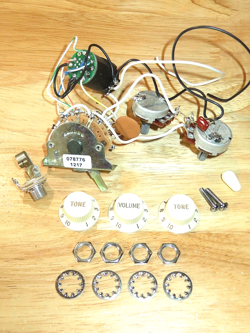 FENDER 2013 USA AGED WHITE AMERICAN S1 STRATOCASTER ELEC. CONTROL POTS HARNESS