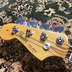 FENDER AMERICAN VINTAGE II 1966 JAZZ BASS LEFT-HAND USED