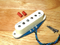 FENDER 2013 USA AGED WHITE N3 NOISELESS STRATOCASTER MIDDLE PICKUP