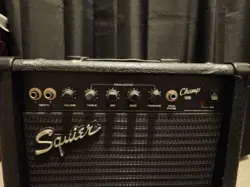 SQUIER CHAMP 15B