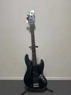 FENDER AERODYNE JAZZ BASS SAFE PACKING!