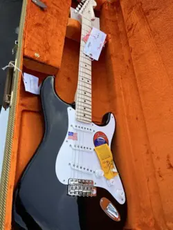 FENDER AMERICAN ERIC CLAPTON SIGNATURE STRATOCASTER (BLACKIE)