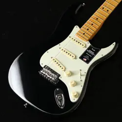 FENDER  AMERICAN PROFESSIONAL II STRATOCASTER MAPLE FINGERBOARD BLACK US23046955