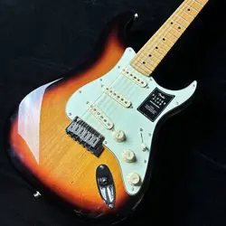 FENDER/ PLAYER PLUS