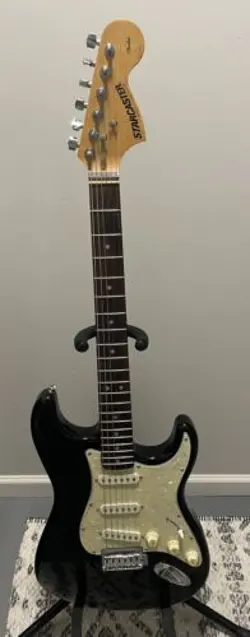 FENDER STARCASTER STRATOCASTER 2006 - BLACK SPRAKLE