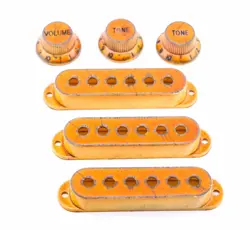 AGP  - RELIC FENDER  STRATOCASTER AGED PICKUPS COVERS 50/50/52MM AND KNOBS