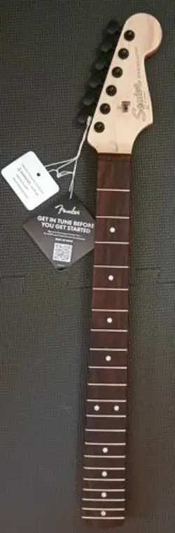 DELUXE NECK BLACK