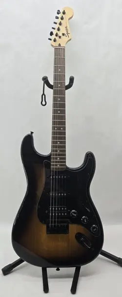 FENDER SQUIER STRATOCASTER 6 STRING ELECTRIC GUITAR RIGHT-HANDED  (13684834)