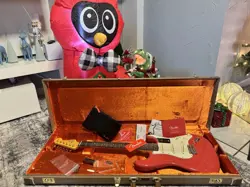 USED FENDER AMERICAN VINTAGE II 1961 STRATOCASTER ROSEWOOD - FIESTA RED MINT