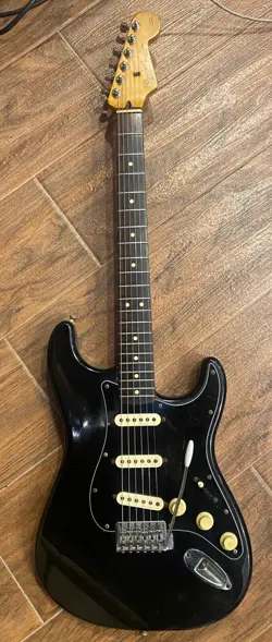 FENDER STRATOCASTER AMERICAN STANDART - BLACK - NOISELESS PICK UPS - MADE IN USA