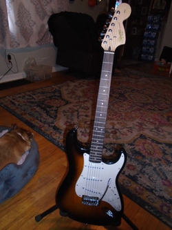 SQUIRE FENDER STRAT