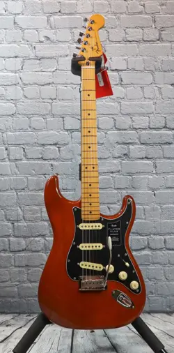 PLUS STRATOCASTER -MOCHA