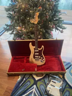 FENDER USA HIGHWAY ONE STRATOCASTER WITH CUSTOM SHOP PICKUPS