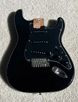 2002 20TH ANNIVERSARY BLACK SQUIER BY FENDER 40MM BODY SSS GOOD!