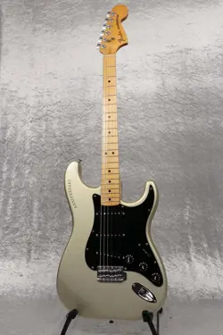 FENDER 25TH ANNIVERSARY STRATOCASTER ELECTRIC GUITAR SHINJUKU STORE
