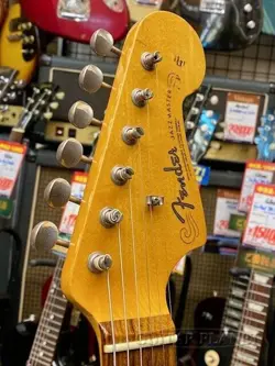 FENDER AMERICAN VINTAGE '62 JAZZMASTER 3-COLOR SUNBURST 2008 - USED