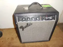 FENDER FRONTMAN 15B BASS GUITAR AMPLIFIER - TYPE: PR 497
