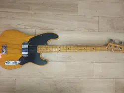 FENDER ELECTRIC BASS TELECASTER TYPE