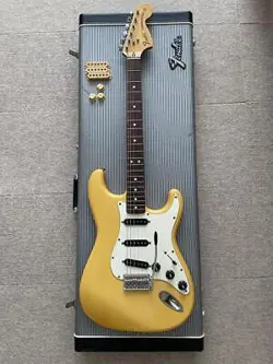 FENDER JAPAN ELECTRIC GUITAR STRATOCASTER CREAM WHITE W/HARD CASE USED PRODUCT